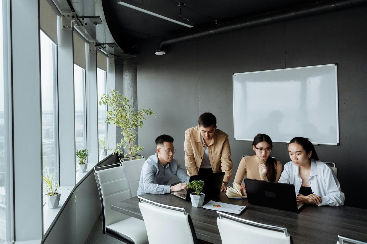 7 Essential Processes for Human Resources Management
