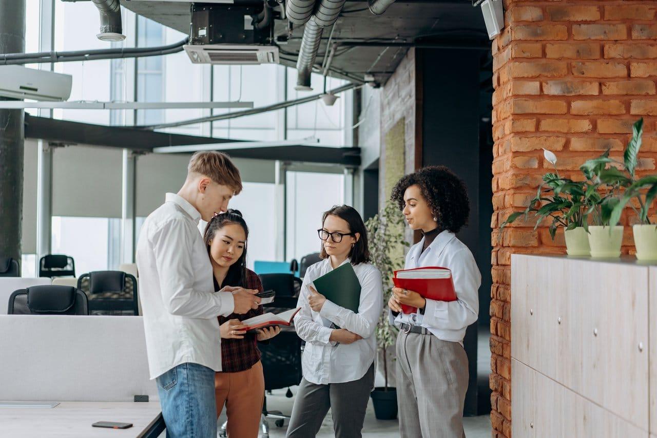 Servicios compartidos vs. externalización (BPO): diferencias clave y cuándo usar cada uno